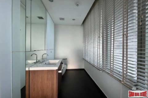 Apartamento de 2 dormitorios en Bangkok, Tailandia № 203297 - foto 5