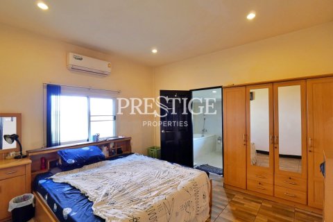 Casa de 2 dormitorios en Pattaya, Tailandia № 209118 - foto 9