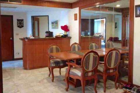 Condominio de 2 dormitorios en Bangkok, Tailandia № 183478 - foto 10