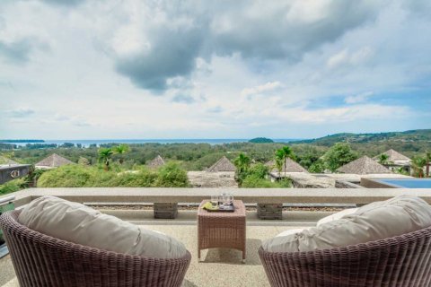 Chalet de 5 dormitorios en Layan Beach, Tailandia № 133735 - foto 22