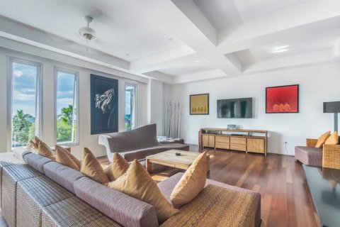 Chalet de 5 dormitorios en Layan Beach, Tailandia № 133735 - foto 26