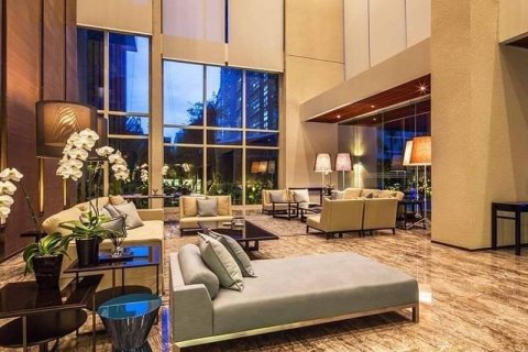 Condominio de 2 dormitorios en Pathum Wan, Bangkok, Tailandia № 133733 - foto 18