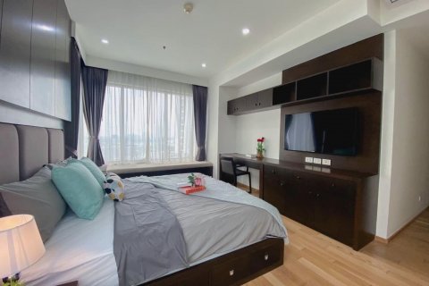 Condo in Watthana, Bangkok, Thailand, 2 bedrooms  № 133732 - photo 13