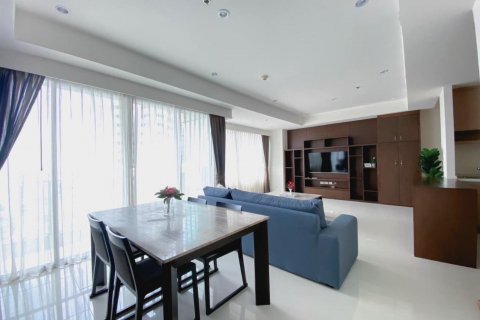 Condo in Watthana, Bangkok, Thailand, 2 bedrooms  № 133732