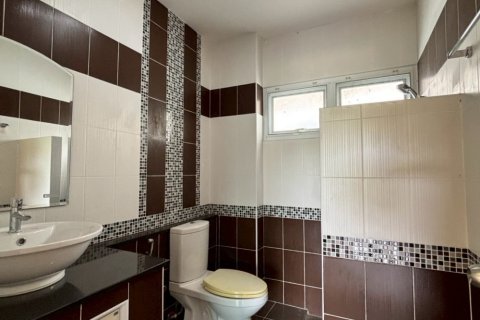 Casa de 3 dormitorios en San Sai, Tailandia № 205576 - foto 11