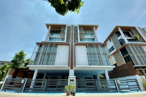 Casa de 13 dormitorios en Bangkok, Tailandia № 65939 - foto 2