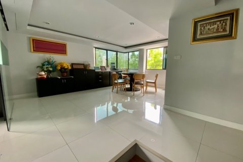 Casa de 13 dormitorios en Bangkok, Tailandia № 65939 - foto 15