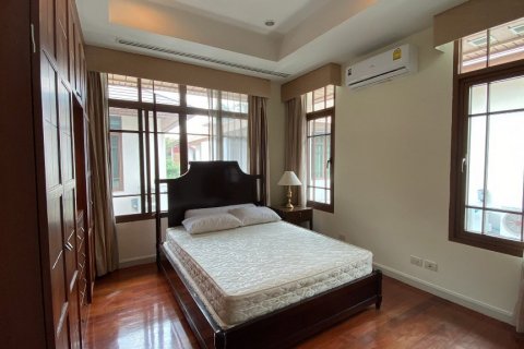 Casa de 4 dormitorios en Bangkok, Tailandia № 65936 - foto 11