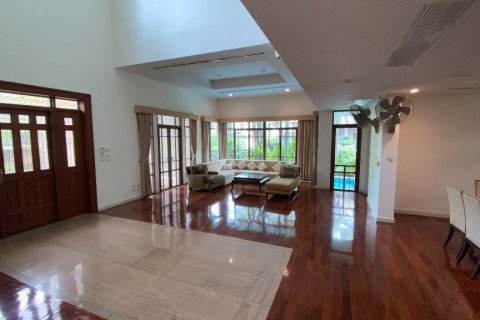 Casa de 4 dormitorios en Bangkok, Tailandia № 65936 - foto 6