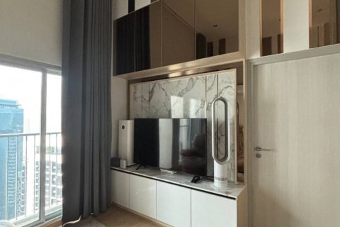 Ático de 2 dormitorios en Bangkok, Tailandia № 172780 - foto 2