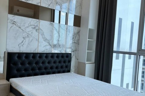 Ático de 2 dormitorios en Bangkok, Tailandia № 172780 - foto 3