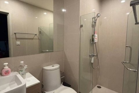 Ático de 2 dormitorios en Bangkok, Tailandia № 172780 - foto 7