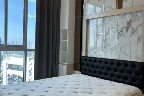 Ático de 2 dormitorios en Bangkok, Tailandia № 172780 - foto 4