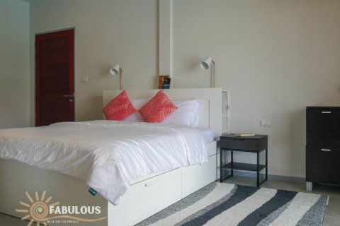 Chalet de 3 dormitorios en Bang Tao, Tailandia № 179864 - foto 8