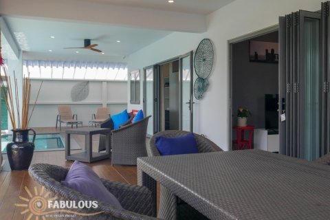 Chalet de 3 dormitorios en Bang Tao, Tailandia № 179864 - foto 16