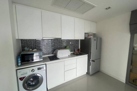 Condominio de 2 dormitorios en Bang Kho Laem, Bangkok, Tailandia № 116944 - foto 5