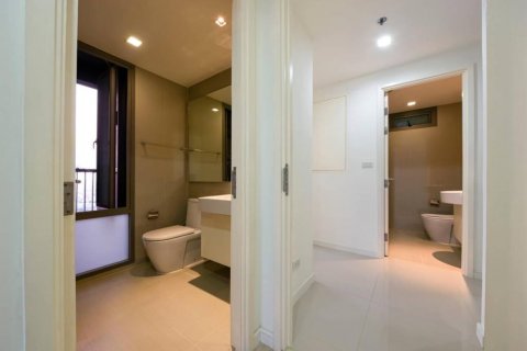 Condominio de 2 dormitorios en Bang Kho Laem, Bangkok, Tailandia № 116944 - foto 7