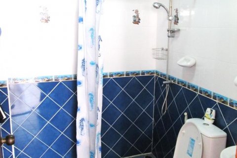 Casa de 4 dormitorios en Pattaya, Tailandia № 116942 - foto 18