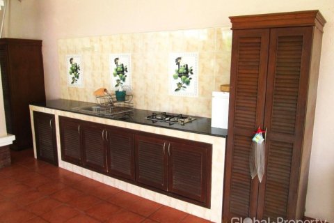 Casa de 4 dormitorios en Pattaya, Tailandia № 116942 - foto 6