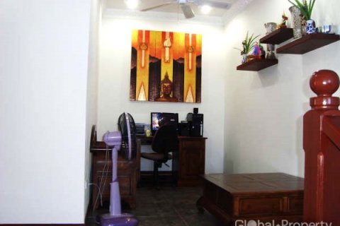 Casa de 4 dormitorios en Pattaya, Tailandia № 116942 - foto 10