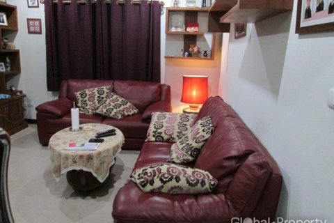 Casa de 4 dormitorios en Pattaya, Tailandia № 116942 - foto 3