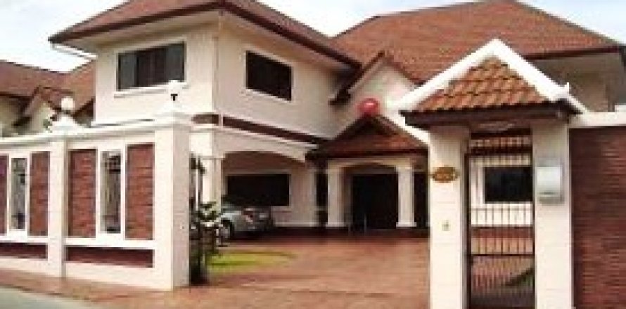 Casa de 4 dormitorios en Pattaya, Tailandia № 116942