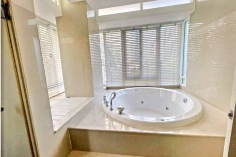 Condominio de 2 dormitorios en Bangkok, Tailandia № 116943 - foto 3