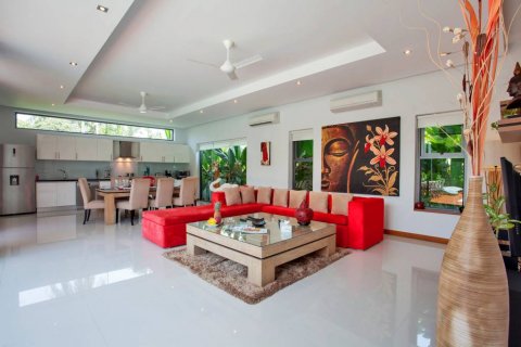 Chalet de 4 dormitorios en Phuket, Tailandia № 116946 - foto 9
