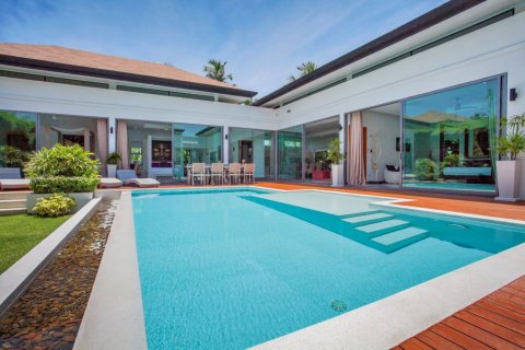 Villa in Phuket, Thailand 4 bedrooms № 116946