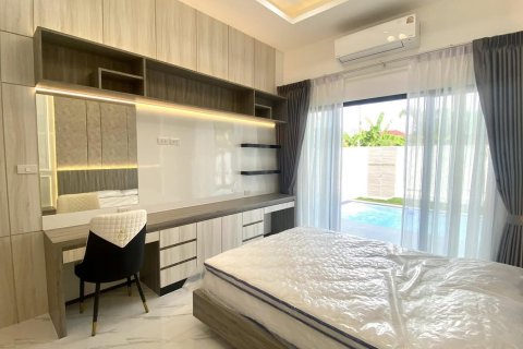 Casa de 3 dormitorios en Pattaya, Tailandia № 203385 - foto 14