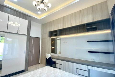 Casa de 3 dormitorios en Pattaya, Tailandia № 203385 - foto 12