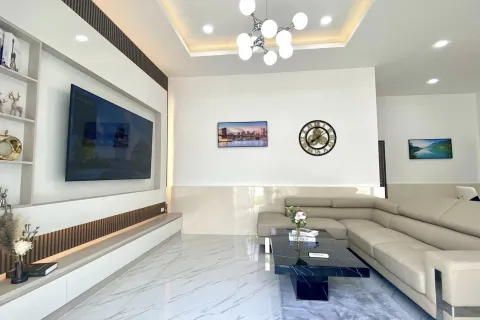 Casa de 3 dormitorios en Pattaya, Tailandia № 203385 - foto 30