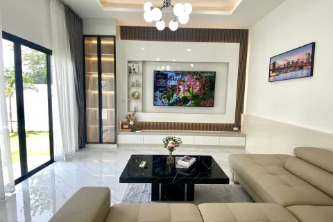 Casa de 3 dormitorios en Pattaya, Tailandia № 203385 - foto 27