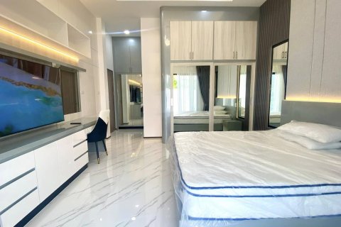 Casa de 3 dormitorios en Pattaya, Tailandia № 203385 - foto 17