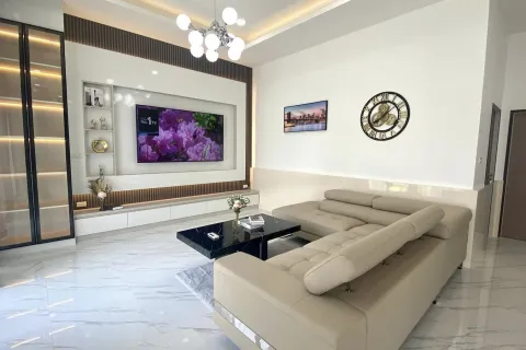 Casa de 3 dormitorios en Pattaya, Tailandia № 203385 - foto 28