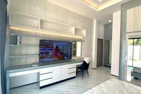 Casa de 3 dormitorios en Pattaya, Tailandia № 203385 - foto 18