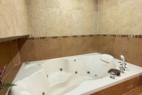 Apartamento de 1 dormitorio en Pattaya, Tailandia № 203384 - foto 18