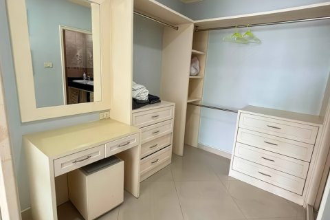 Apartamento de 1 dormitorio en Pattaya, Tailandia № 203384 - foto 16