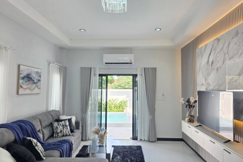 Casa de 3 dormitorios en Pattaya, Tailandia № 203383 - foto 5