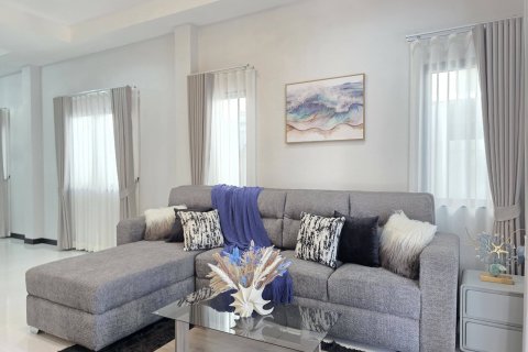 Casa de 3 dormitorios en Pattaya, Tailandia № 203383 - foto 4