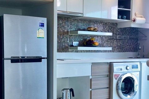 Apartamento de 1 dormitorio en Pattaya, Tailandia № 203382 - foto 6