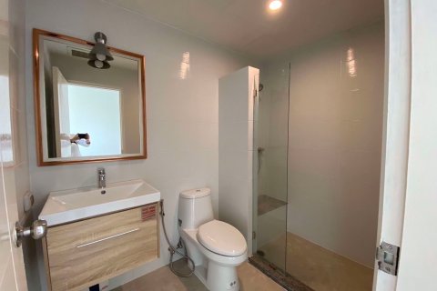 Condominio de 1 dormitorio en Khlong San, Bangkok, Tailandia № 47930 - foto 6