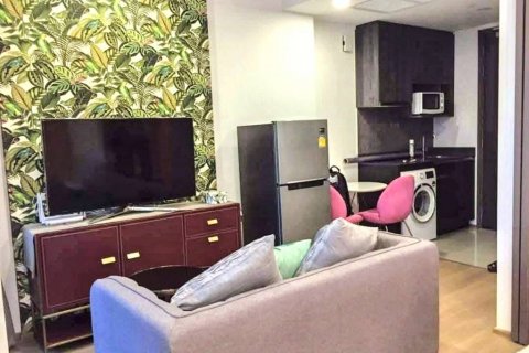 Eigentumswohnung in Bangkok, Thailand, 1 Schlafzimmer  № 119219 - Foto 2
