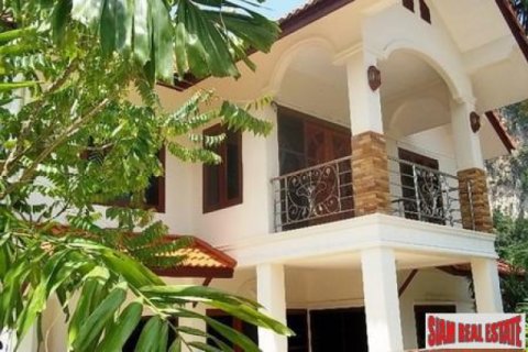 Chalet de 4 dormitorios en Ao Nang, Tailandia № 202580 - foto 4