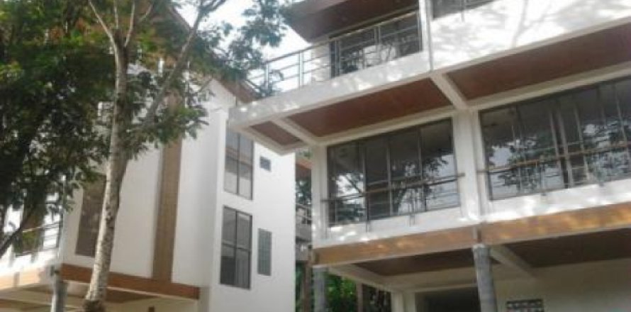 Casa de 3 dormitorios en Chalong, Tailandia № 202579