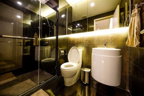 Condominio de 1 dormitorio en Bangkok, Tailandia № 144028 - foto 11