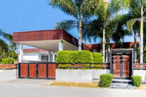Chalet de 4 dormitorios en Hua Hin, Tailandia № 202827 - foto 4