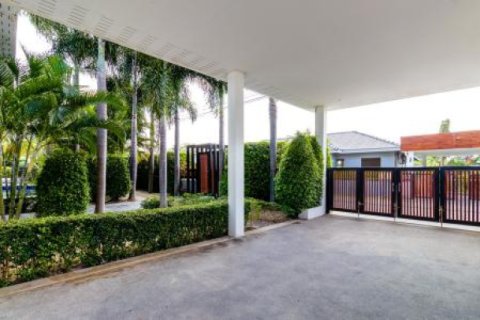 Chalet de 4 dormitorios en Hua Hin, Tailandia № 202827 - foto 3