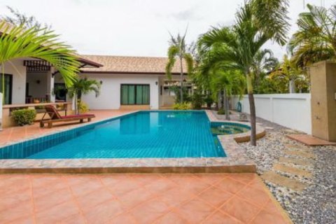 Chalet de 5 dormitorios en Hua Hin, Tailandia № 202824 - foto 4