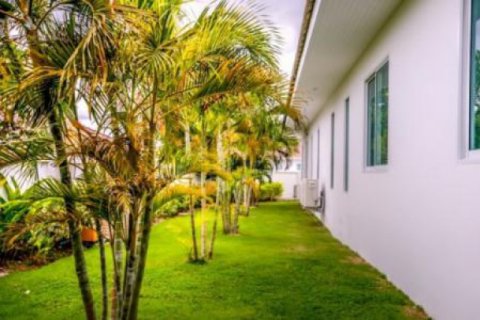Chalet de 3 dormitorios en Hua Hin, Tailandia № 202823 - foto 4